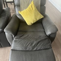 *1 sold 1 remaining* Very comfortable motorized recliner