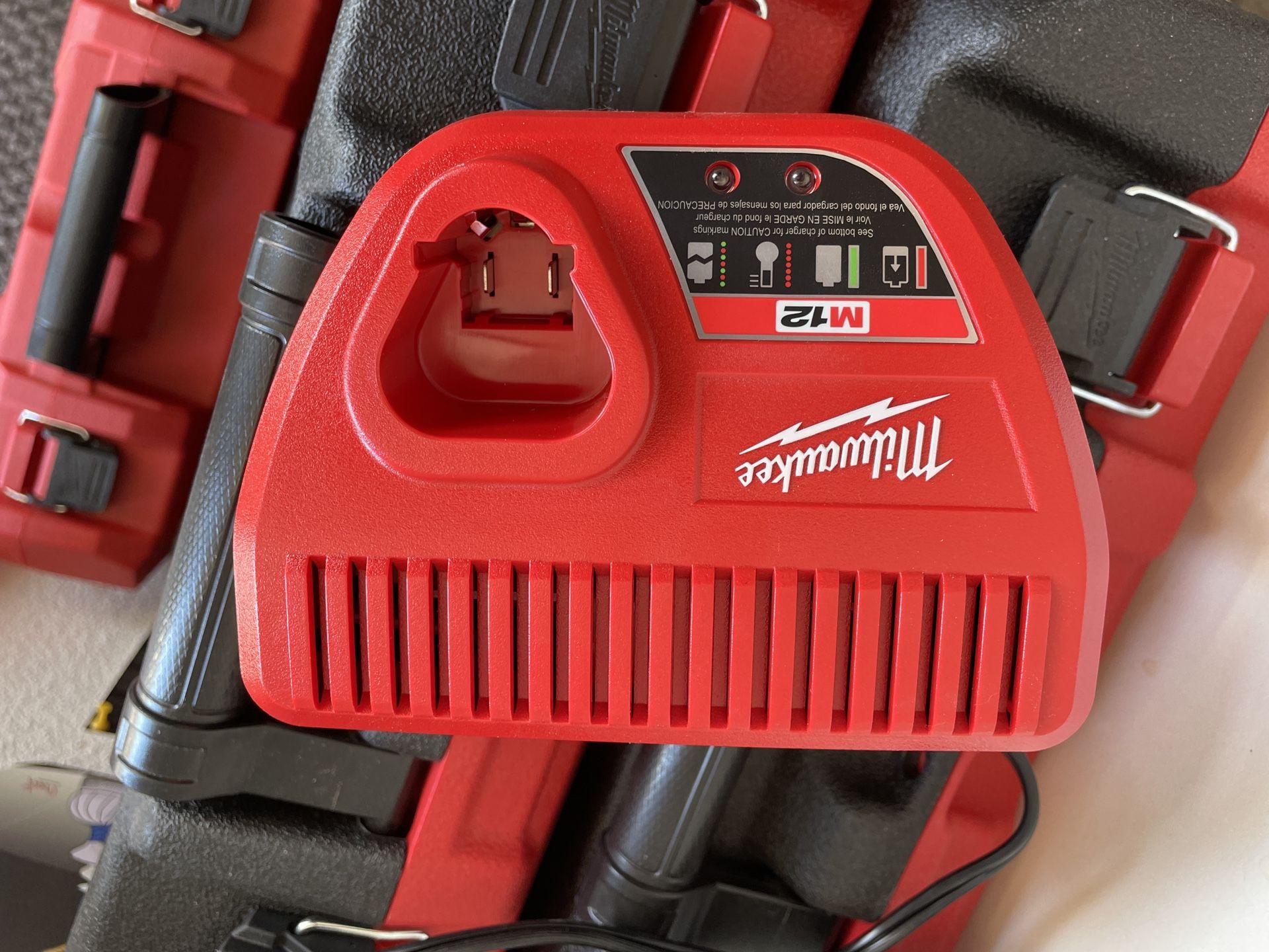 Milwaukee Tool M12 Charger