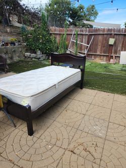 Una cama twin