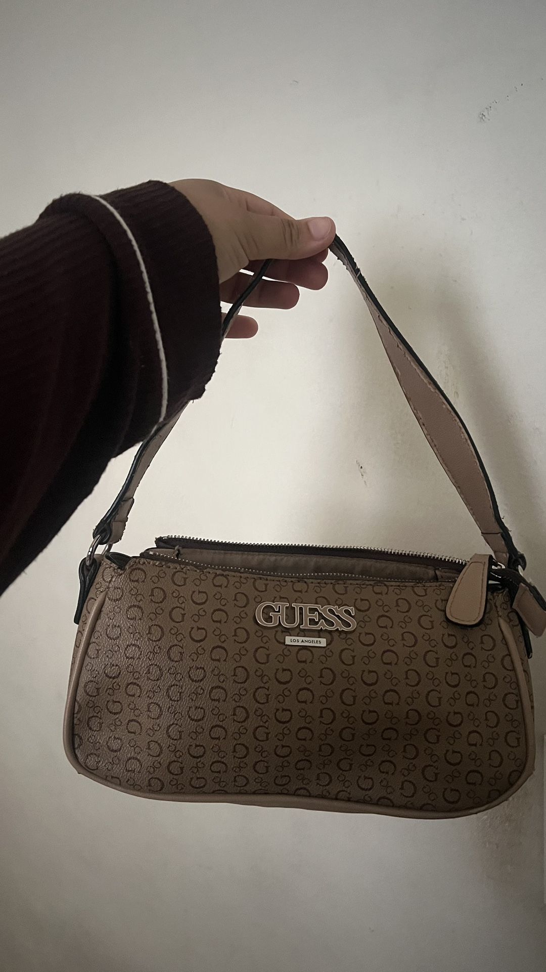 guess shoulder bag
