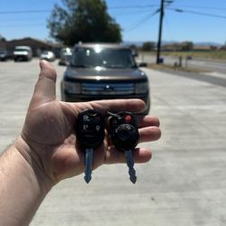 Car Keys / Llaves De Auto