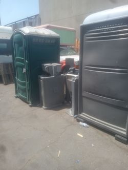 Portable restroom