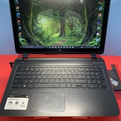 HP… TOUCHSCREEN  &  BLUETOOTH …128..SSD...8.0 RAM . READY FOR CLASSES ON LINE OR WORK FROM HOME MADE 