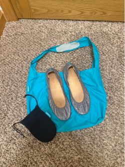 Yield by Gabriel women’s leather ballet flat shoes. Size 8