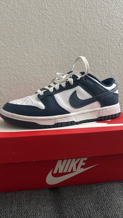 Nike Dunk Low White Navy Sneakers size 6 in men’s/ 7.5 in women’s