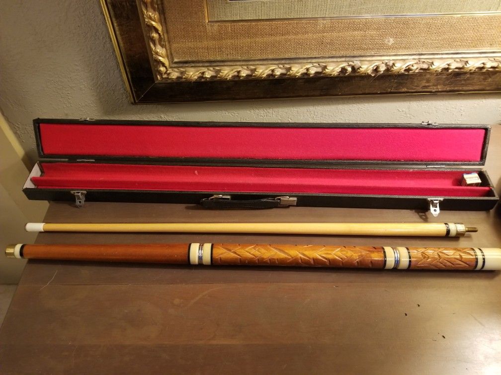 BRUNSWICK Hand carved POOL CUE from 1960s in nice CONDITION. for Sale