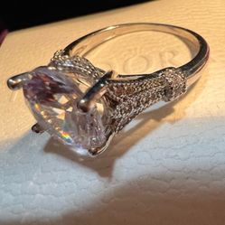 Women’s Diamond Ring