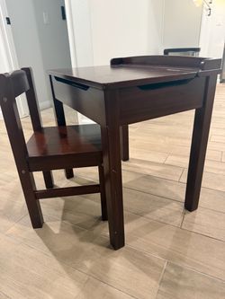 Melissa and Dough kids desk