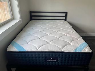 The DreamCloud Premier, Full, Like New, Excellent Condition