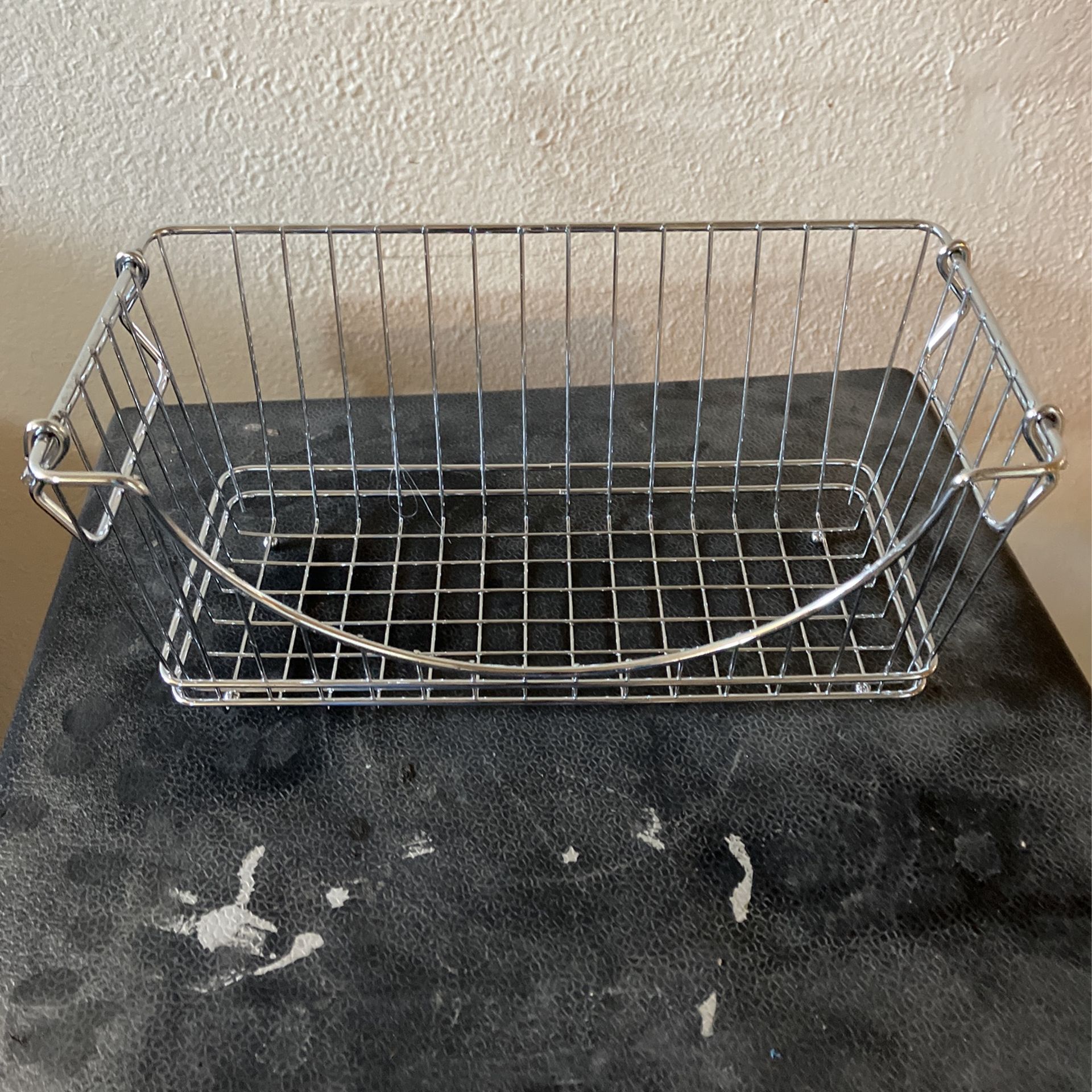 Small Metal Basket for Sale in Tucson, AZ OfferUp