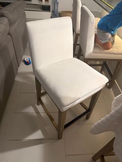 Bar stool