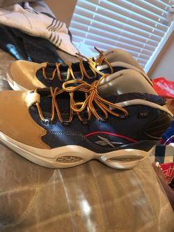 Reebok size 9 MEN