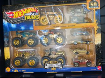 Hot Wheels Monster Trucks Trophy Champions Gift Set