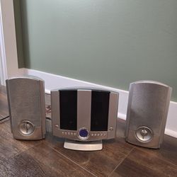GPX/Durabrand/ONN CD Home Music System, FM/AM Wall Mountable, Shelf Speakers