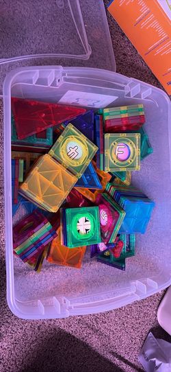 Lot of magnet tiles