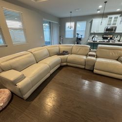 City Furniture Reign White Lthr/vinyl Medium Triple Power 2-arm Sectional