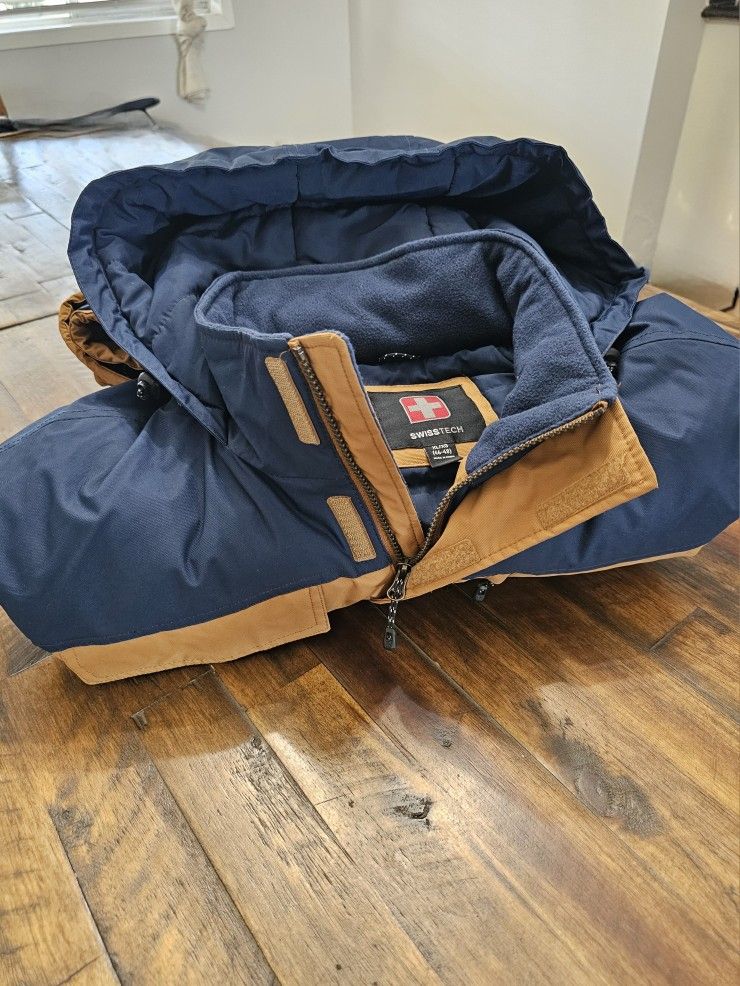 SwissTech Hooded Jacket (XL)