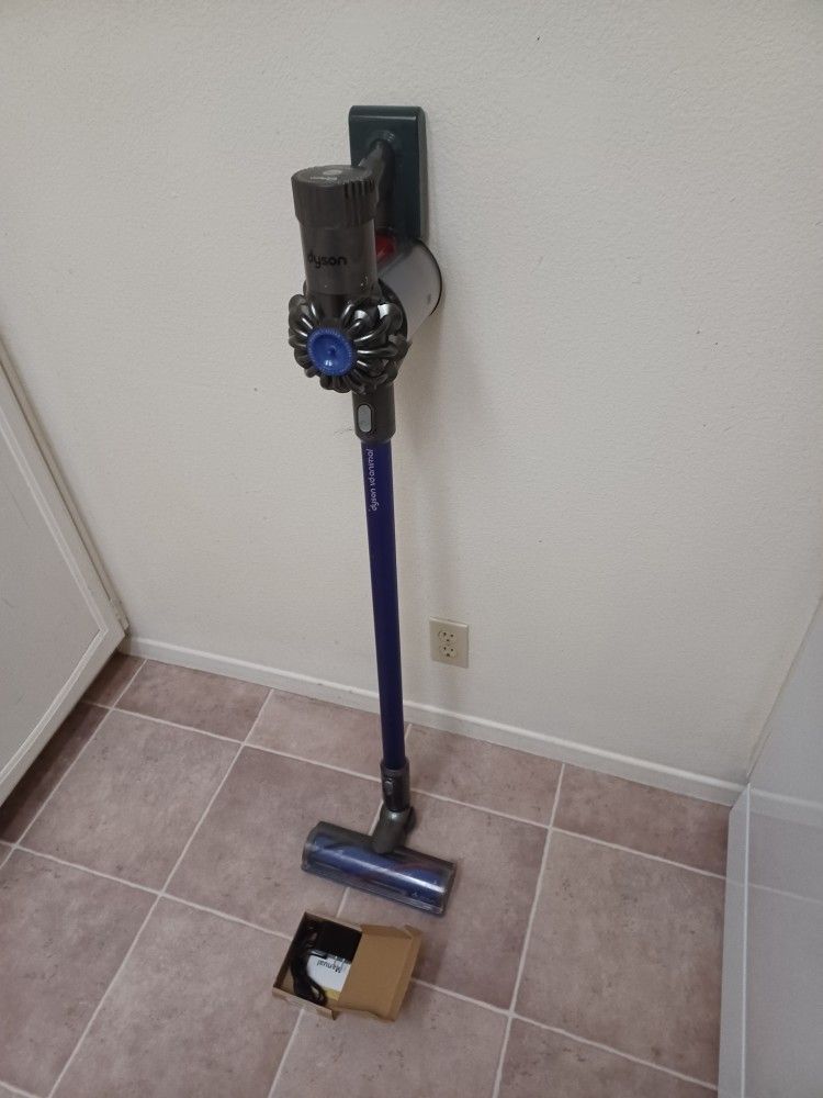 Dyson V6 Animal StickVac Cordless Vacuum