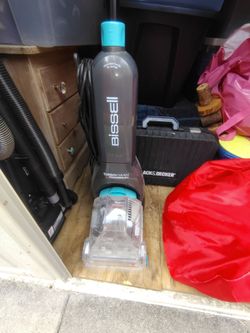New carpet steam cleaner