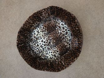 Small cat or dog bed