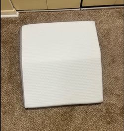 Bedluxe leg elevation wedge pillow details in the photos pickup Gaithersburg md20877