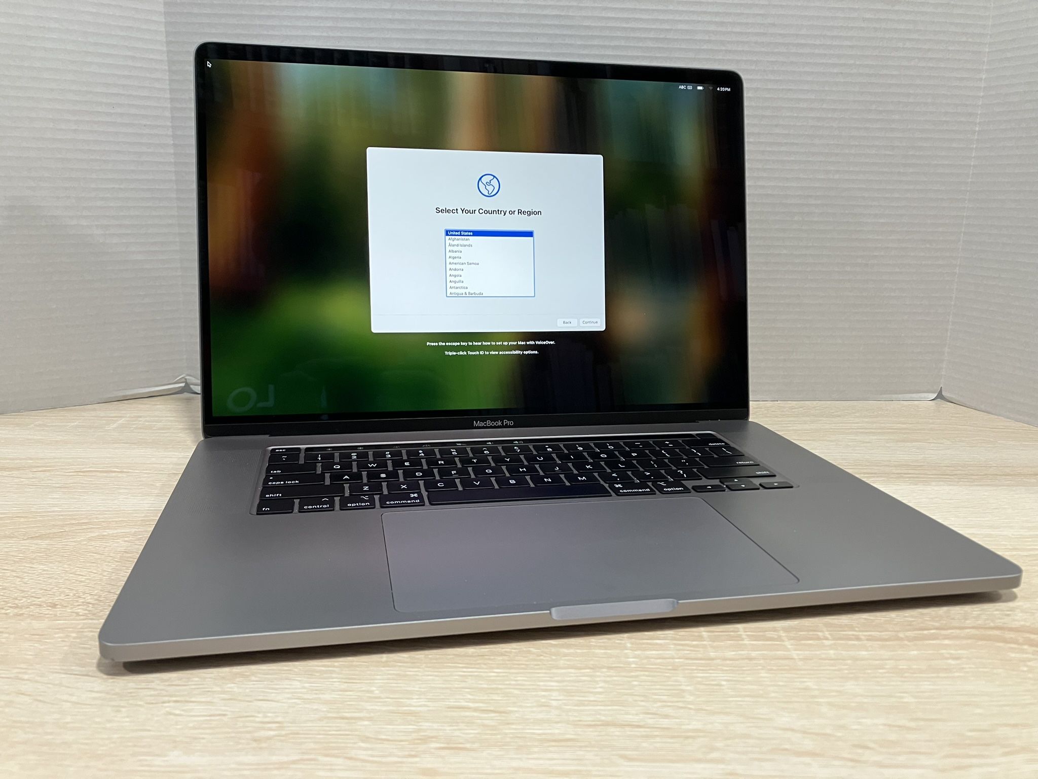 $570 โ 32GB RAM, 1TB SSD, 8GB GPU, Pro Specs, Budget Price โ 2019 16โ Touch Bar MacBook Pro