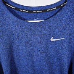 Nike Element Men's Dri-FIT Long Sleeve Running Crew Top Blue Size XL. 