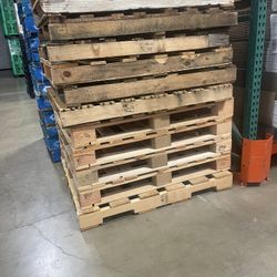 wood pallets (2 way and block pallets)