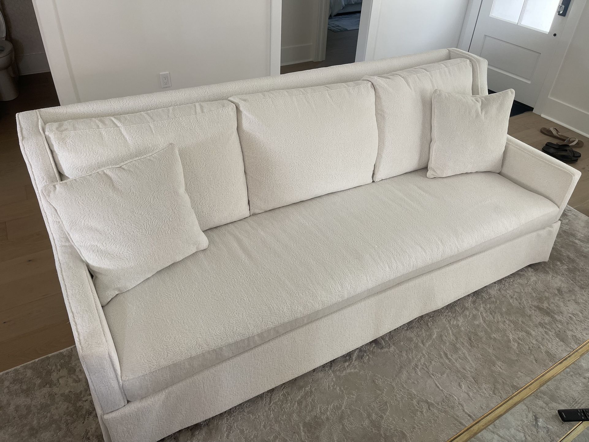 Hudson 93" Sofa 95W X 43D X 34H Fabric: Tigress Frost