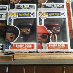 Snoop Dog Pop Figures 15$-25$