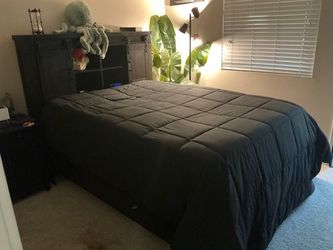 Queen Size Bedroom Set - Shelves, Drawers, LED Lighting