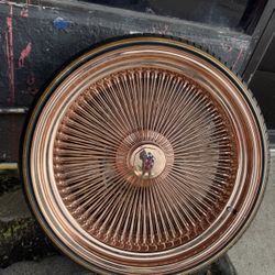24” rose gold Real clean big Hubs looks just like the real Daytons