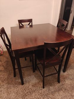 Dining Room Table & Chairs - Set for 4