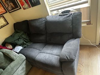 Couch that Reclines on both sides and USB charger