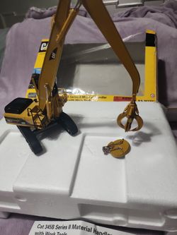 Norscot CAT 345B Series II Material Handler with Work Tools 1:50