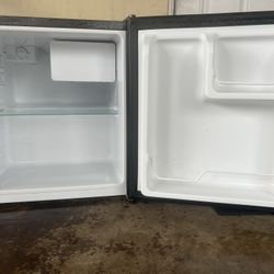 Hisense Mini Fridge Small Refrigerator Compact Freezer 