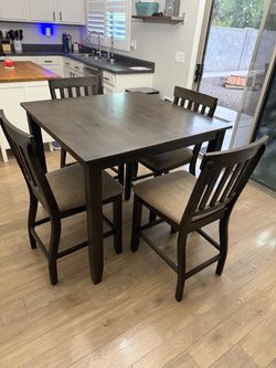 Kitchen table