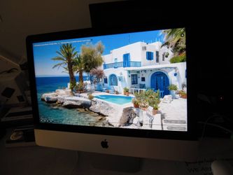 2017 Apple iMac 21.5" Computer Intel i5-7360 8GB 256G SSD Sequoia - $299 (Schererville IN)