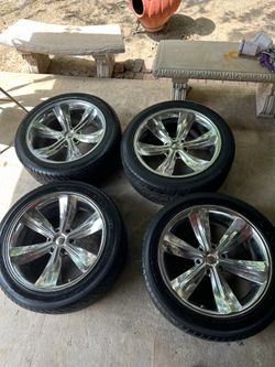 “22” FOOSE RIMS 285/45R22 tires
