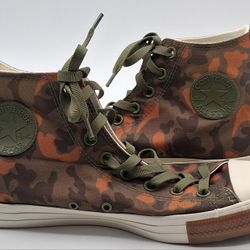 Unisex Converse Chuck Taylor All Star High Camo. Men 10/Women 12 .