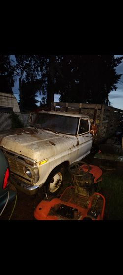 Ford 1-Ton Dually flatbed.