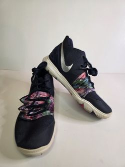 Used Kids Nike GS Kyrie 5 Galaxy Basketball Shoes Size 4y AQ2456-900