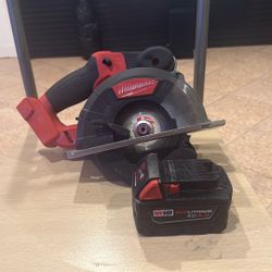 Milwaukee Circular Saw  With Battery 