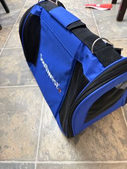 Pet carrier for airplane