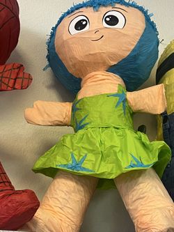 Piñatas de varios temas