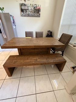 Wood dinner table set