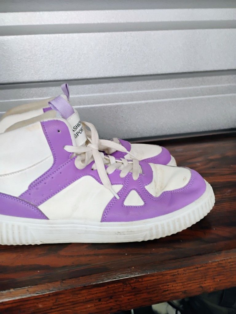 WOMEN GYM SHOES
