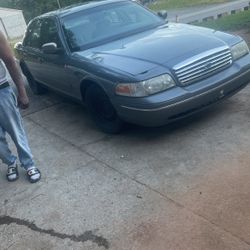 1999 Ford Crown Victoria