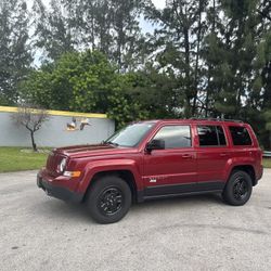 Jeep Cherokee! Loaded! Low Miless! Low payments! Contact Me Asap!!