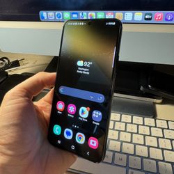 Samsung Galaxy S22 Unlocked to any carrier! 90 day warranty! We offer financing!